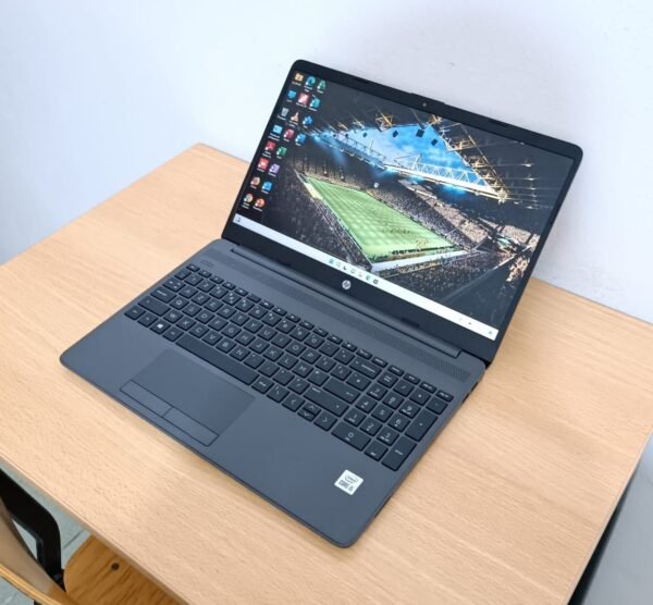 💻 HP 250 G7 (15L03ES)