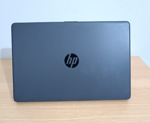 💻 HP 250 G7 (15L03ES)