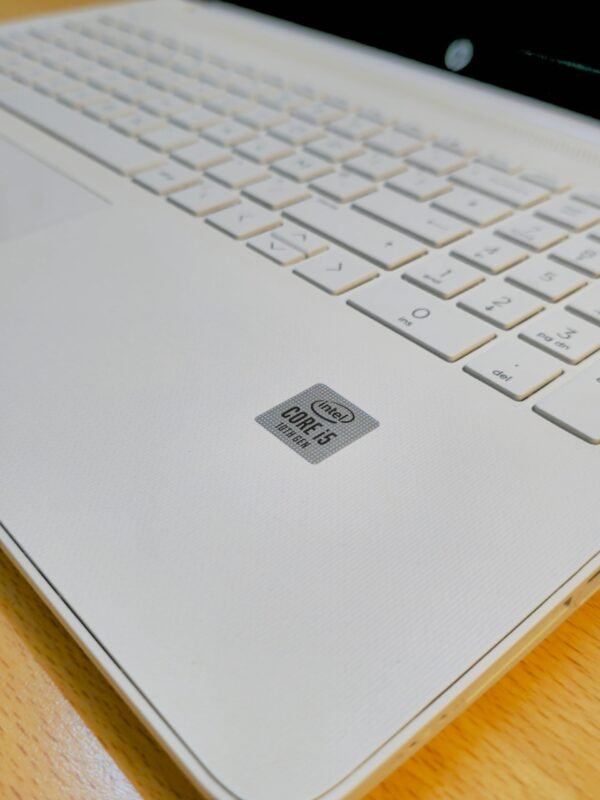 💻 HP 250 G7 (15L03ES)